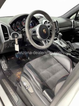 2013 Porsche Cayenne GTS full