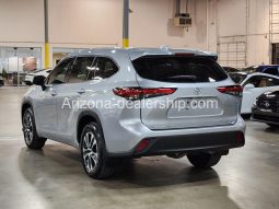 2022 Toyota Highlander XLE full