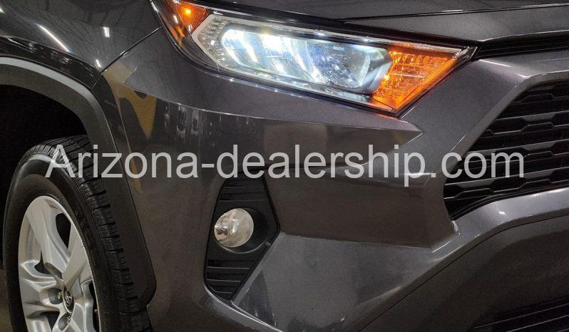 2020 Toyota RAV4 XLE full