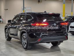 2021 Toyota Highlander XLE full