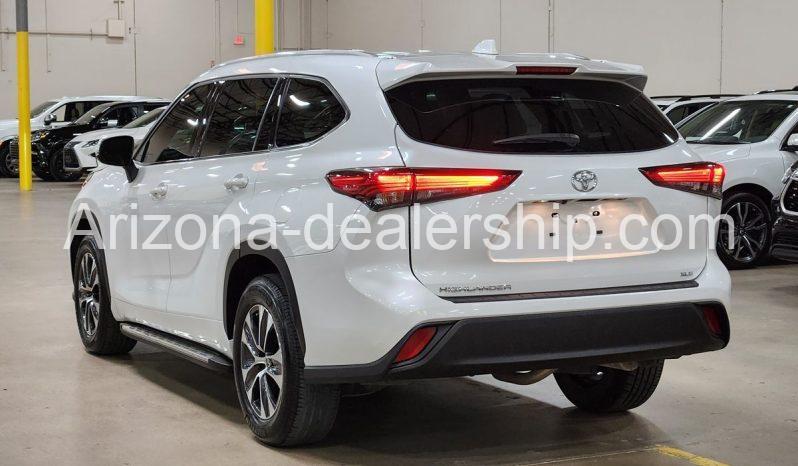 2022 Toyota Highlander XLE full