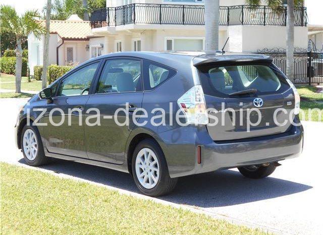 2012 Toyota Prius V full