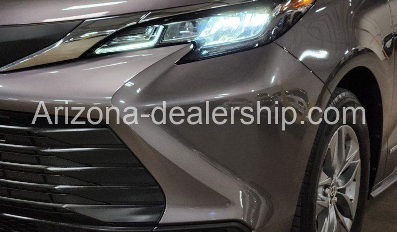 2021 Toyota Sienna LE full