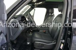 2023 Land Rover Defender X-Dynamic SE full