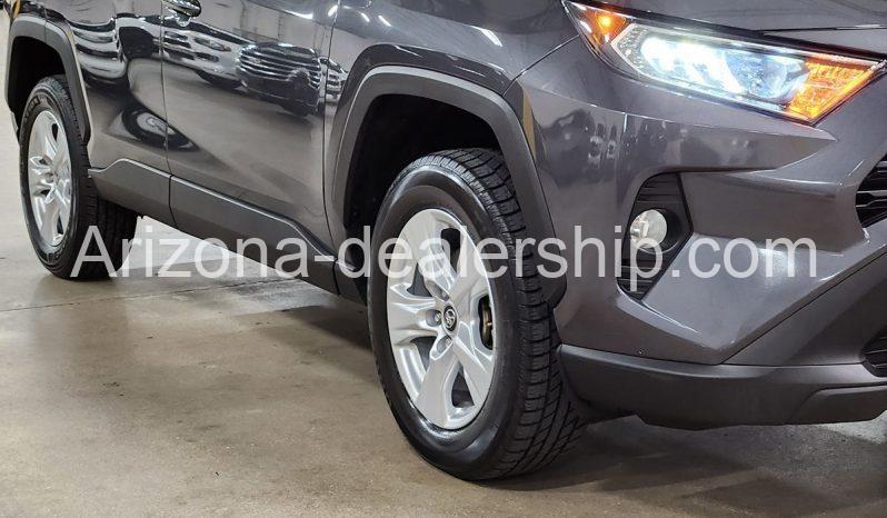 2020 Toyota RAV4 XLE full