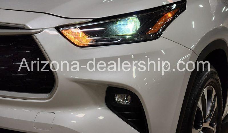 2022 Toyota Highlander XLE full