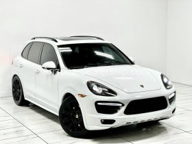 2013 Porsche Cayenne GTS