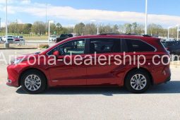 2021 Toyota Sienna XLE full