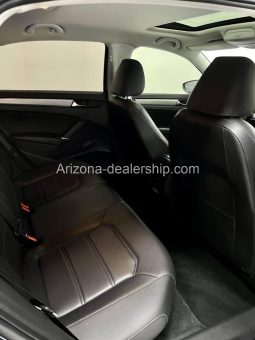 2021 Volkswagen Passat 2.0T SE full