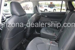 2022 Toyota Highlander XLE full