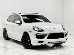 2013 Porsche Cayenne GTS full