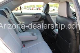 2015 Toyota Camry SE full