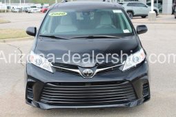 2020 Toyota Sienna LE full