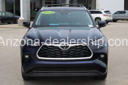 2022 Toyota Highlander XLE full