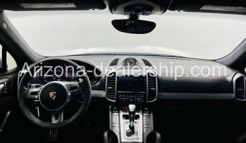 2013 Porsche Cayenne GTS full