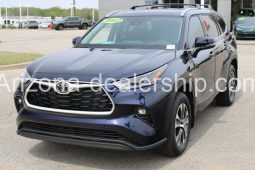 2022 Toyota Highlander XLE full