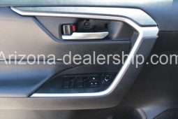 2021 Toyota RAV4 XLE full