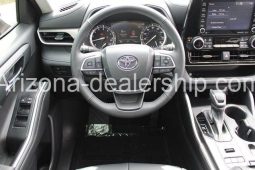 2022 Toyota Highlander XLE full