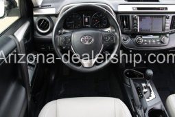 2017 Toyota RAV4 XLE full