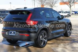 2022 Volvo XC40 R-Design full