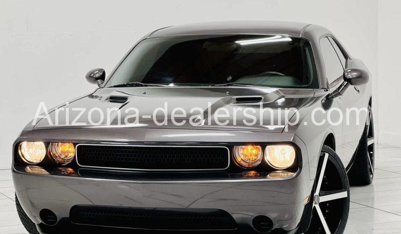 2014 Dodge Challenger SXT full