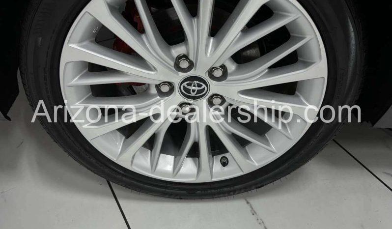 2019 Toyota Camry XLE full