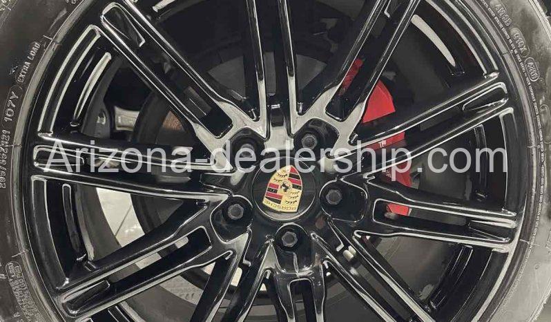 2013 Porsche Cayenne GTS full