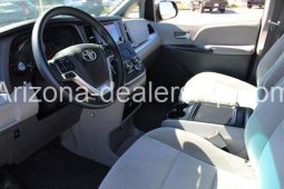 2015 Toyota Sienna LE full