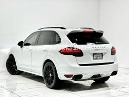 2013 Porsche Cayenne GTS full