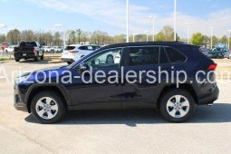 2021 Toyota RAV4 XLE full