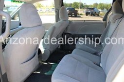 2015 Toyota Sienna LE full