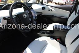 2022 Toyota Prius XLE full