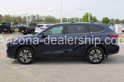 2022 Toyota Highlander XLE full